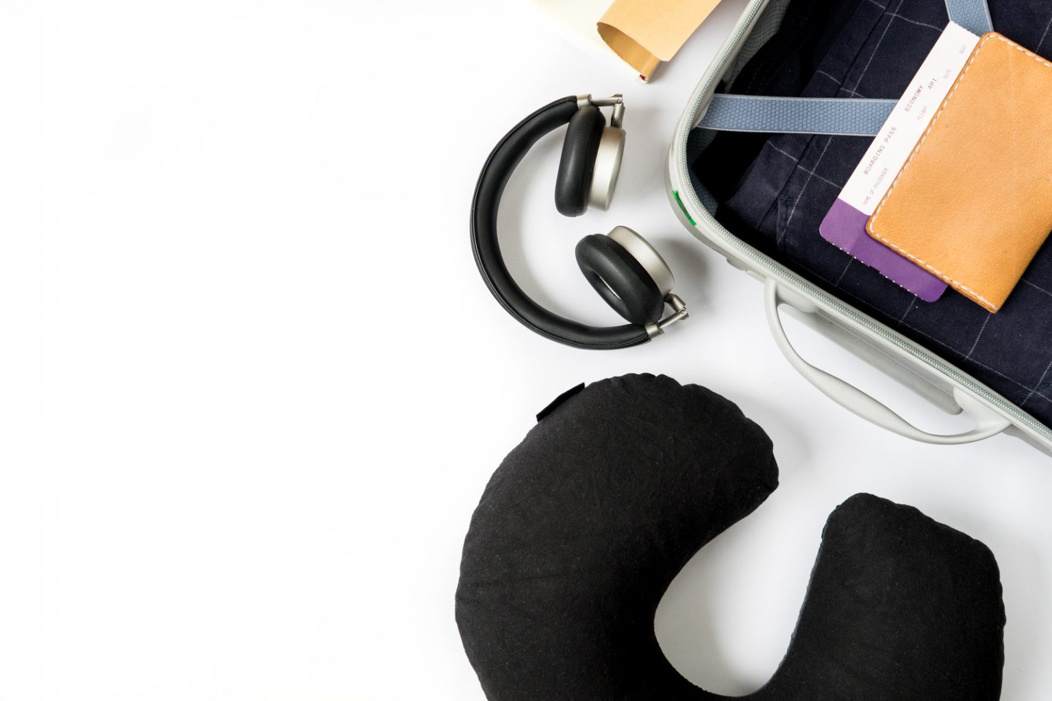 Top 6 Smart Accessories That All Travellers of 2020 Must-Have