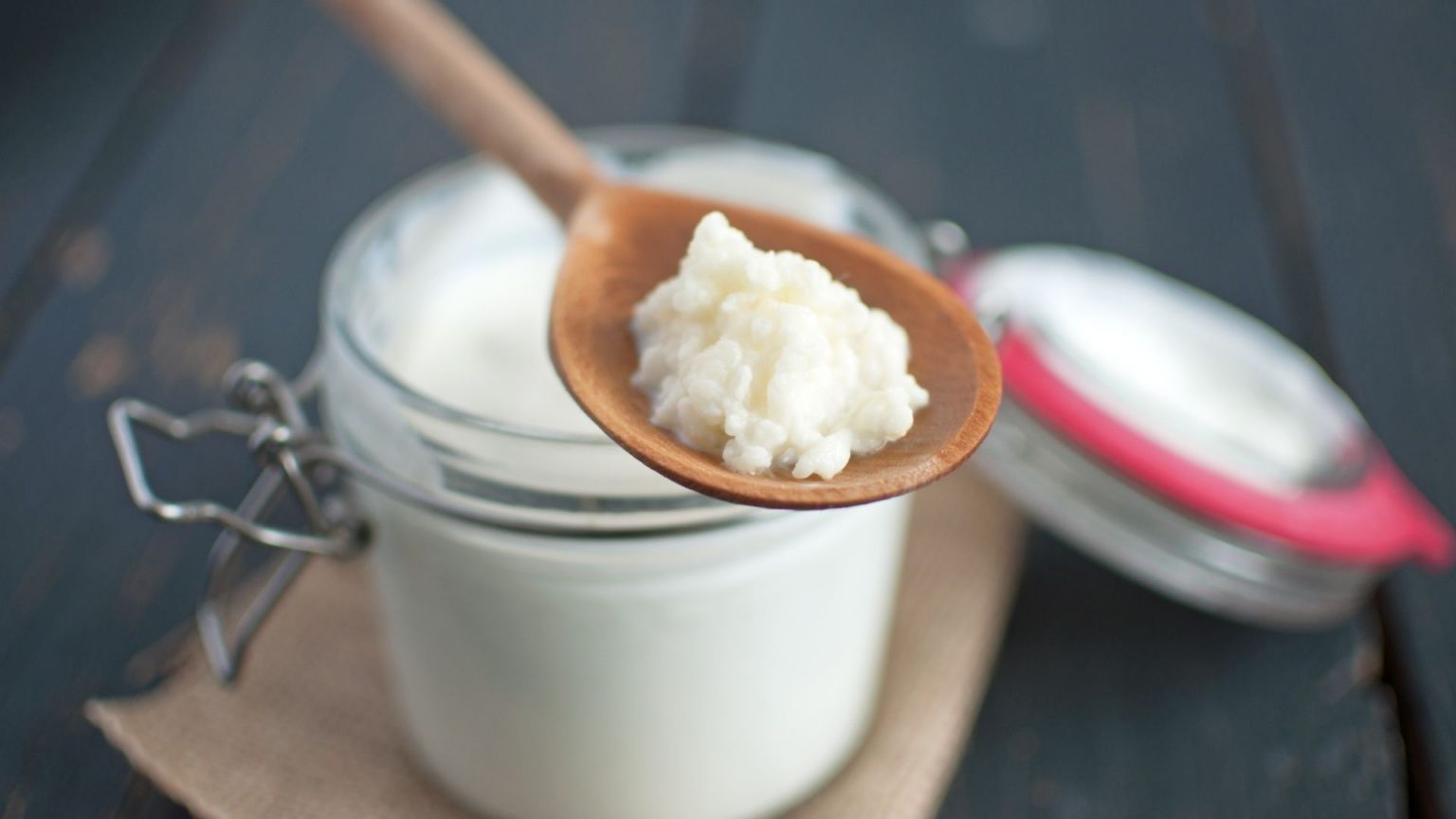 Is Kefir Better Than Yoghurt Or Vice Versa?