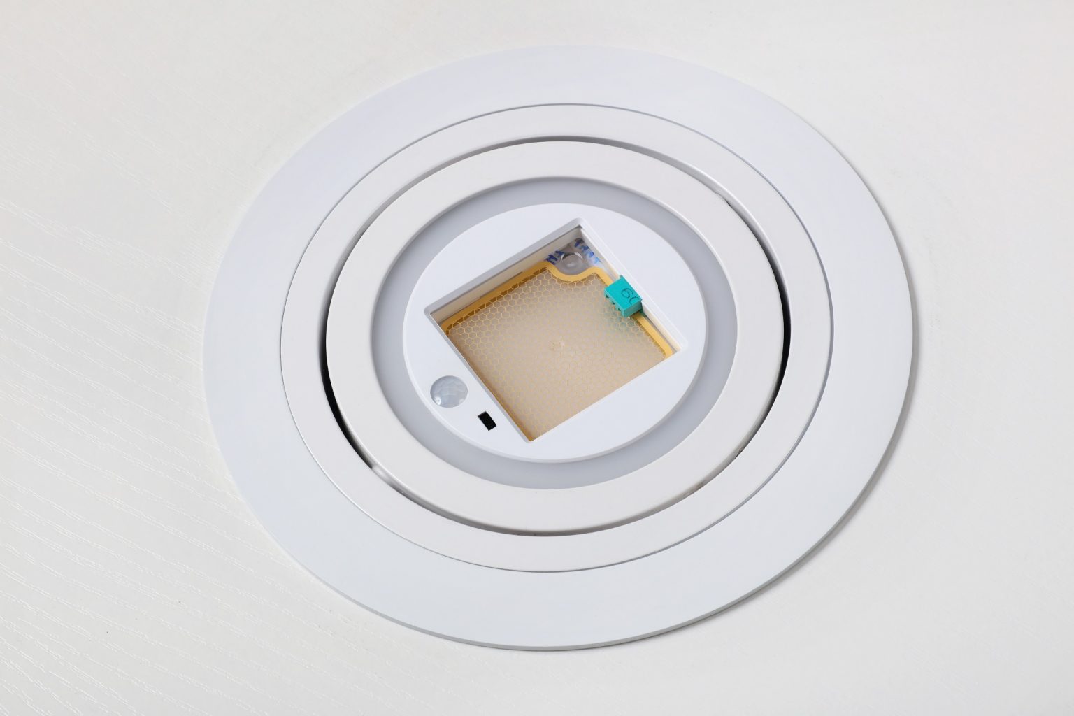 Innovative UV Light Sanitizers could help many industries return to work safely