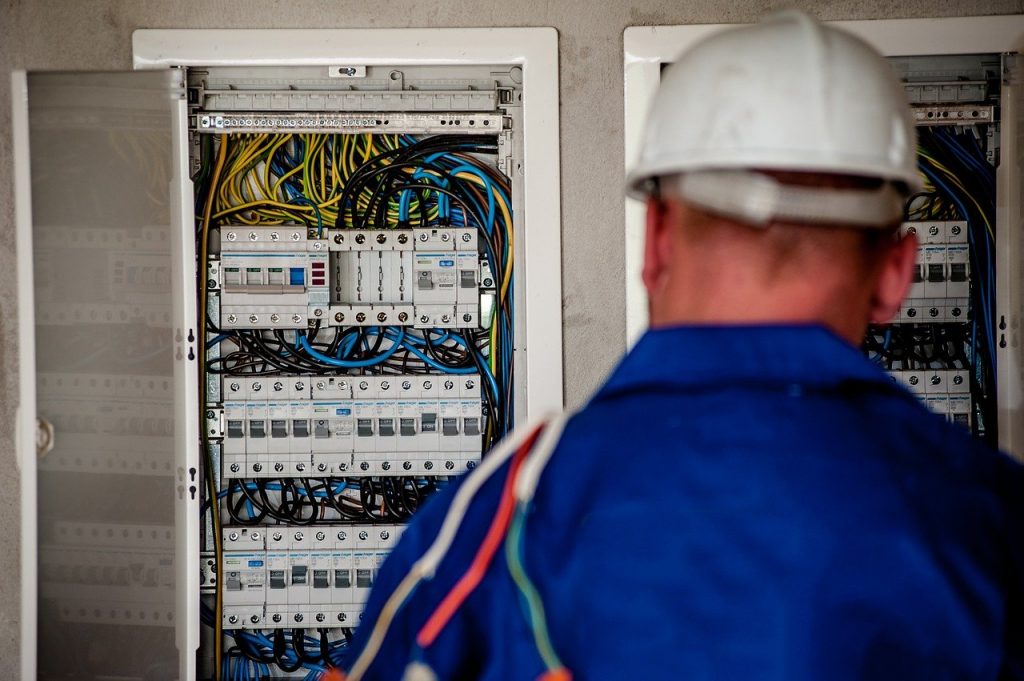 7 Reasons to Hire Professional Electrical Services News Anyway