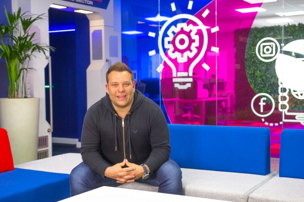 Former Homeless Veteran Turned Successful British Entrepreneur Sets Sights on a Slice of the American Dream