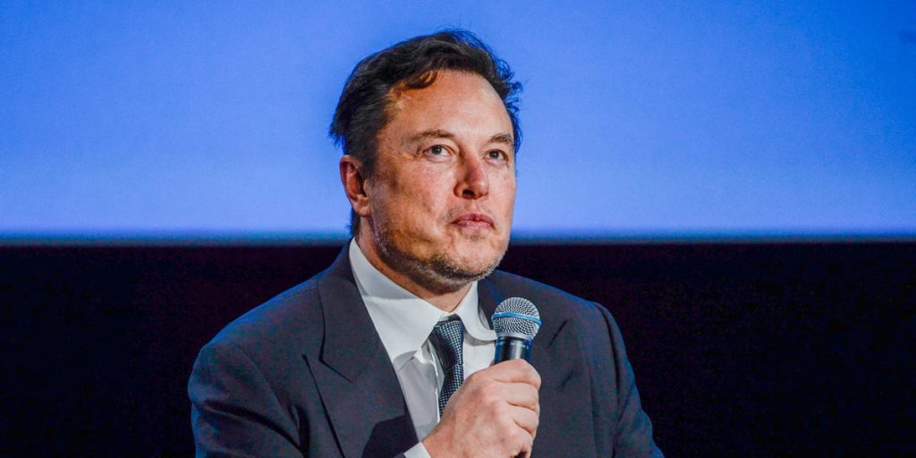 Elon Desires to Go to Battle With Apple. Historical past Says He May Fail.