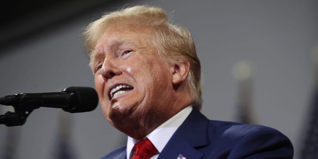 Trump’s Marketing campaign Has New Guidelines to Forestall a Repeat of the Nick Fuentes Dinner: AP