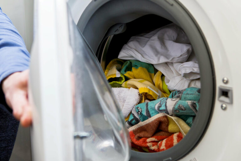 EMBARGOED UNTIL 19:00 BST, WED OCT 7 (14:00 ET)
Tumble dryers are releasing millions of harmful fibres into the environment with every wash, warns a new study. See SWNS story SWNNdryer. Single fibres can spread 30 feet (over nine metres) beyond a dryer vent which can cause damage to human and environmental health, according to the research. It is estimated more than 6,000,000 fibres are potentially released from a five kilo wash consisting solely of polyester fabrics. Microplastic pollution, particularly in the form of microfibres, is a key environment concern. In 2018, figures of textile production reached 107 million metric tons of fibre, of which around 62 per cent were synthetic materials such as polyester. The study, a combined project between Central Wyoming College and the Rozalia Project for a Clean Ocean, used pink polyester fleece blankets in order to track the distribution of fibers landing on snow. While the majority of fibres were discovered within five feet (1.52 metres) of the vents, masses of microfibre were emitted directly into the environment.