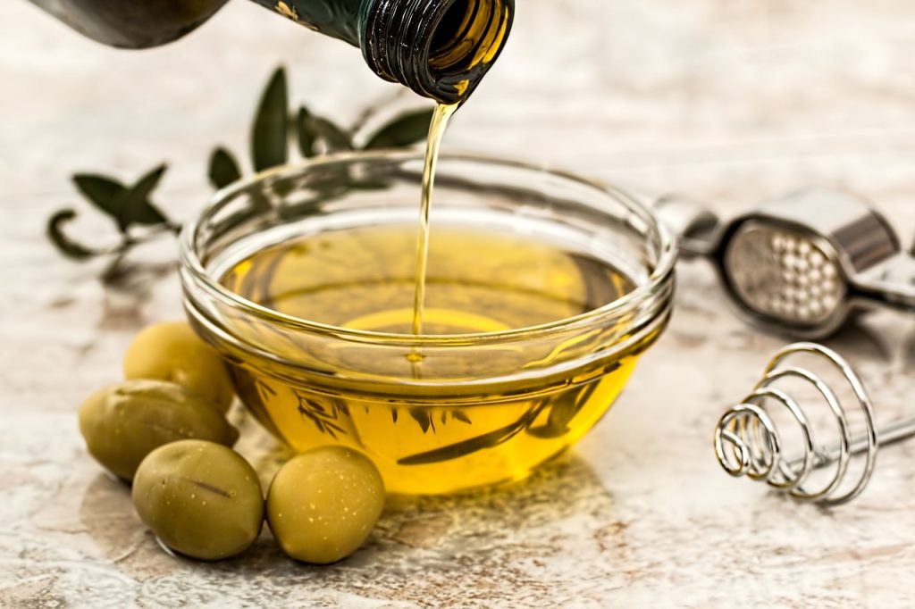 5 Reasons to Start Using Extra Virgin Olive Oil Today