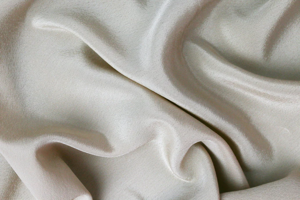 Natural Mulberry Silk vs. Artificial Silk: Which One is the Better ...