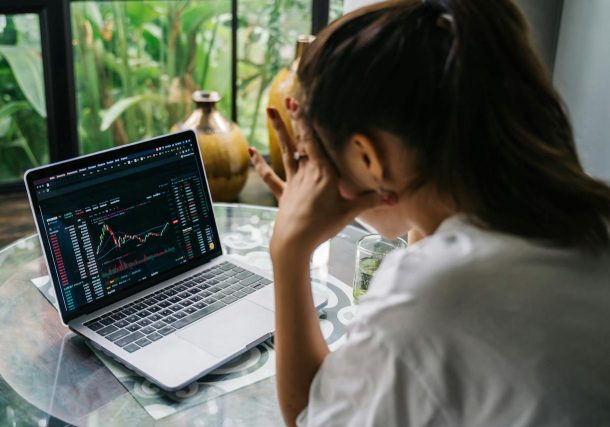 women trading