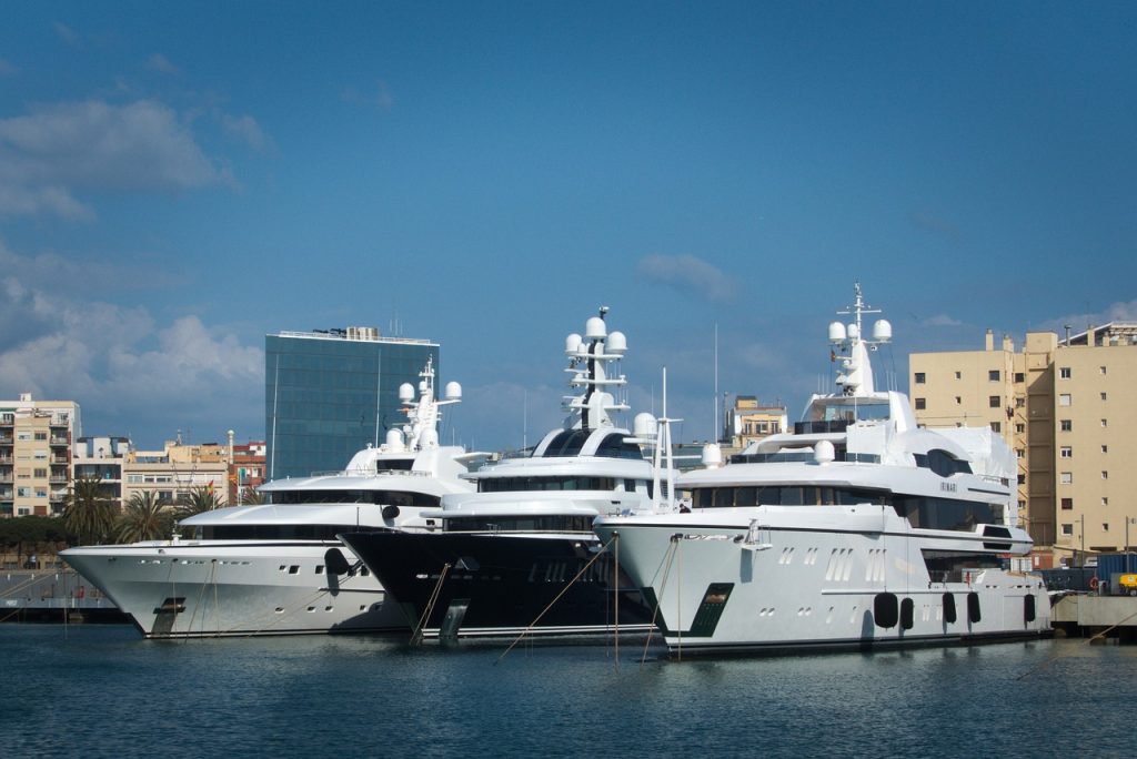 Sailing into History: Yacht Sales Achieve Record-Breaking Success