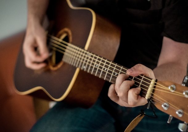 Which Guitar Suits Your Strum? A Guide to Picking Your Musical Partner