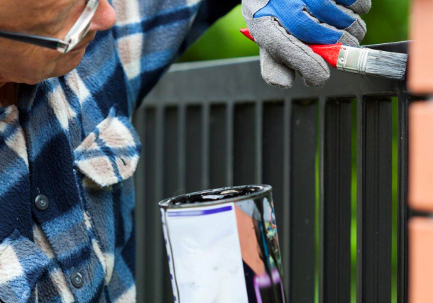 The Ultimate Guide to Choosing the Best Metal Fence Paint for Your Home