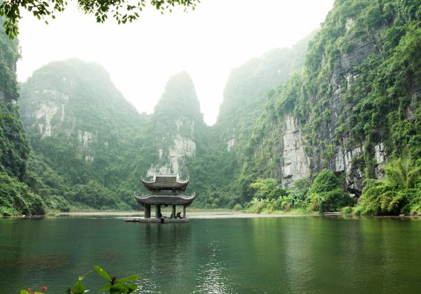 7 Must-Visit Destinations in Australia and Vietnam for 2024