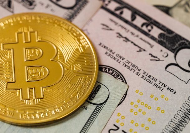 Exploring Transparent and Private Transactions: Bitcoin and Zcash