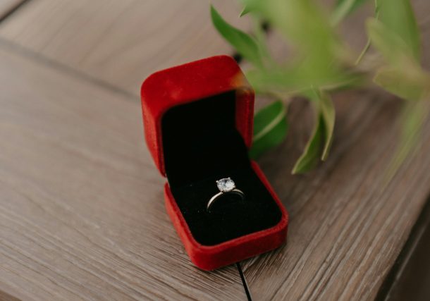 How Lab Diamond Engagement Rings Are Made: A Behind-the-Scenes Look