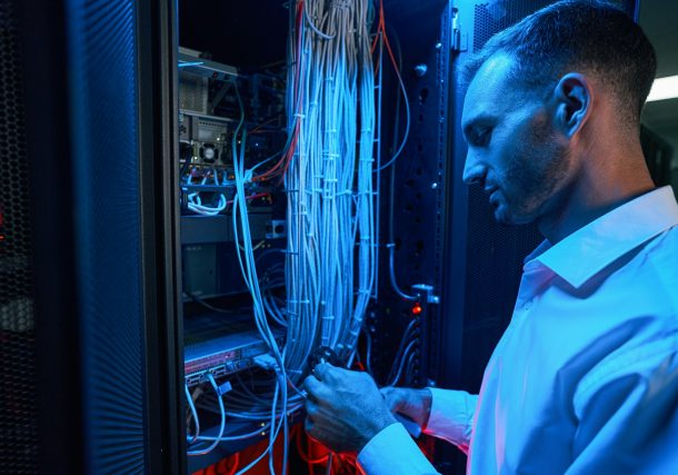 How to Prepare and Configure a France Dedicated Server for High-Traffic Applications and Internet Projects