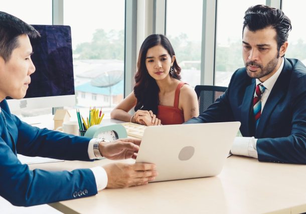 How Can Dubai Financial Advisors Help You Achieve Rapid Investment Portfolio Growth?