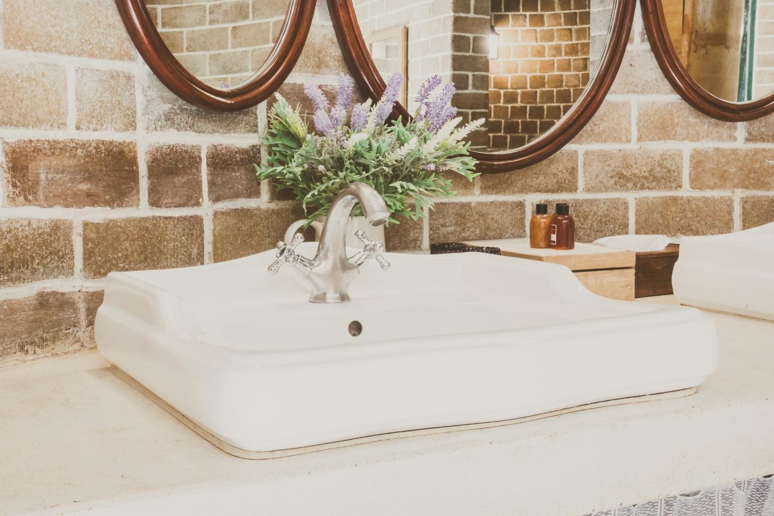 Vintage Bathroom: Where Retro Meets Modern