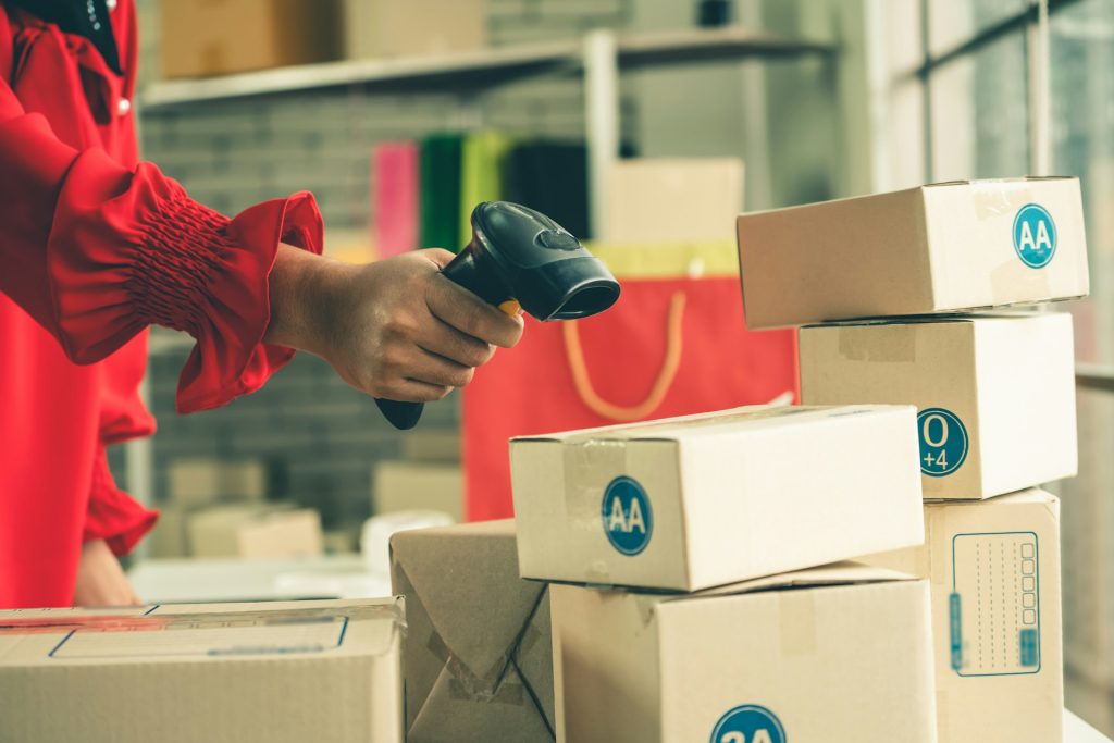 Start Strong: The Smart Way to Brand with Low Minimum Order Quantity Products