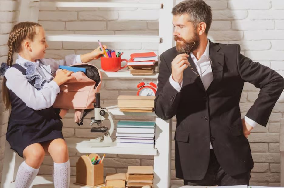 Seven Daily Habits Wealthy Families Teach That Schools Never Do—How the Rich Raise Winners Seven Daily Habits Wealthy Families Teach That Schools Never Do