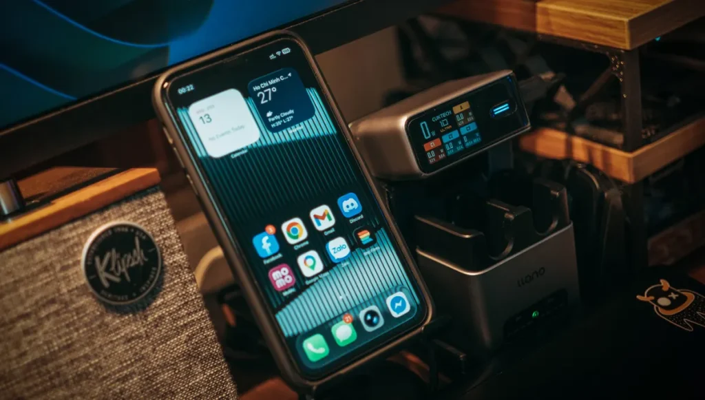 phone valet for teens