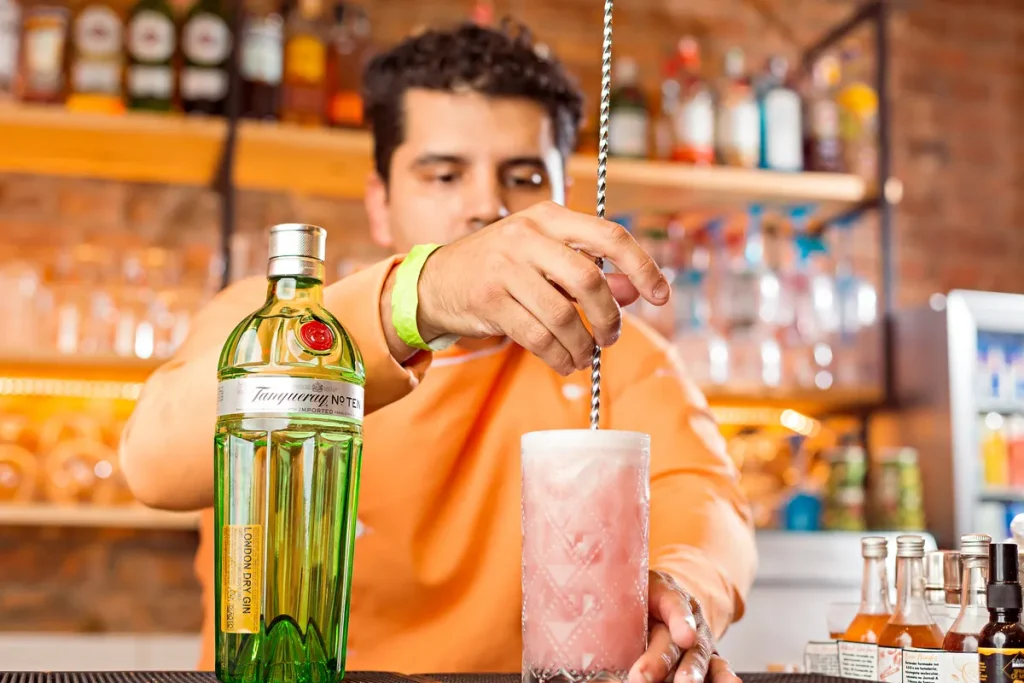 A Decade Behind the Bar: One Bartender’s Customer Pet Peeves Laid Bare bartender customer pet peeves